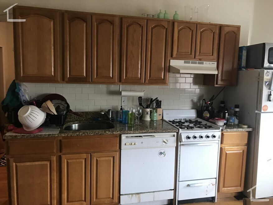 43 Bay State Rd unit 3R, Boston, MA 02215 - photo 1