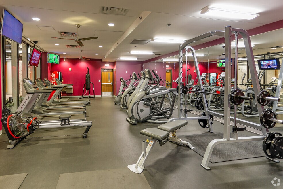 Soo Line, Minneapolis, MN 55402 - photo 1