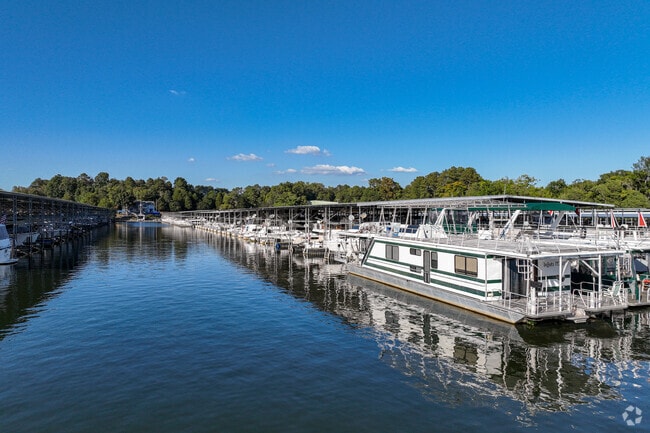 You can park your boat at the Fort Loudon Marina near Lenoir City Park for easy lake access.