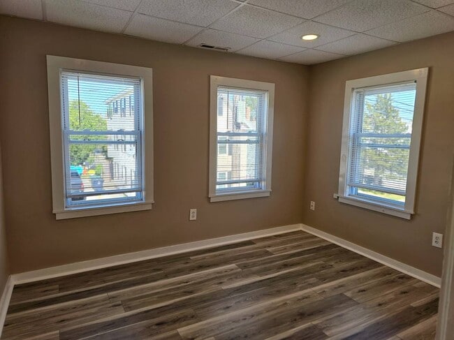 Very bright & sunny living room