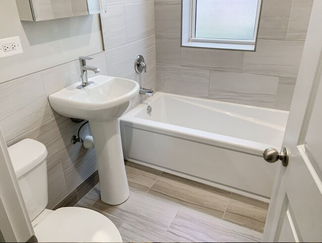 1813 W Winona St unit 1921 -1931-G, Chicago, IL 60640 - photo 6