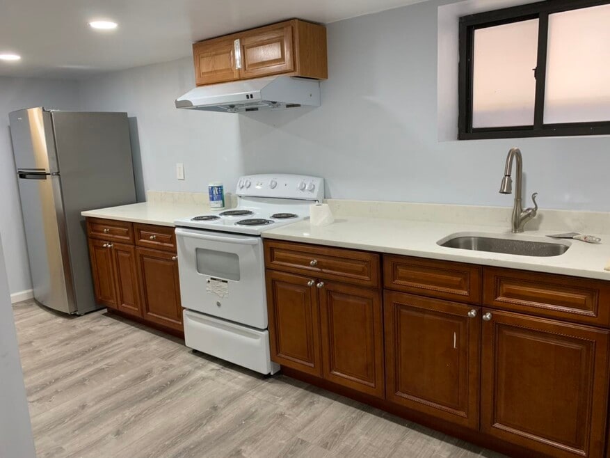 5632 Beacon St unit 1, Pittsburgh, PA 15217 - photo 1