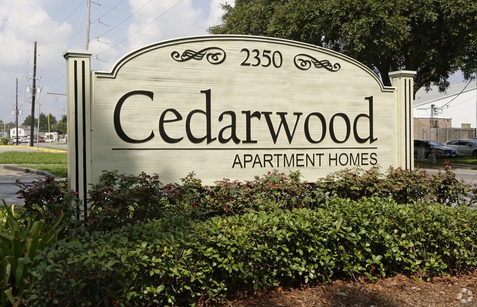 Cedarwood, Gretna, LA 70056 - photo 1