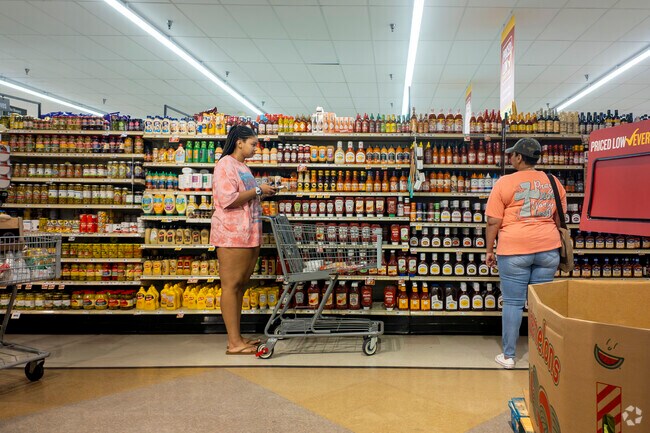 This Food Lion store close to Seminary Ridge will have all the items on one's grocery list.