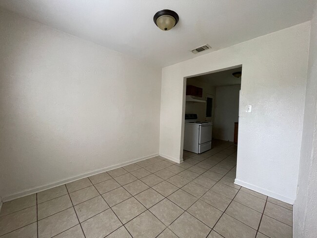 812-812 Estelle Ave unit 810, Killeen, TX 76541 - photo 4