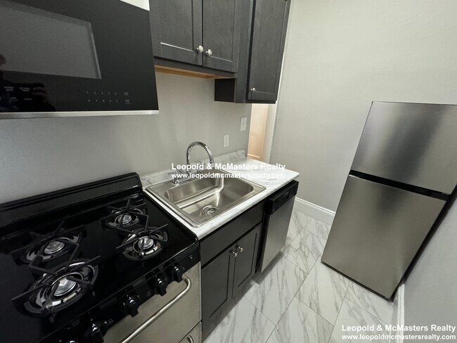 1114 Commonwealth Ave unit 2, Allston, MA 02134 - photo 2
