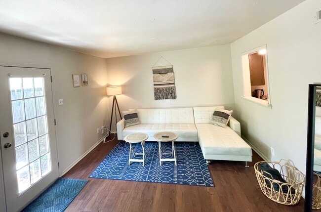 2501 Mission Hill Dr, Austin, TX 78741 - photo 2