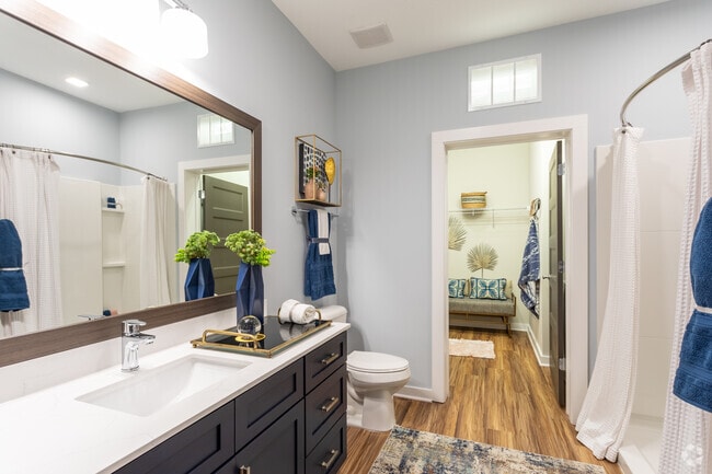 1BR, 1BA - 763sf A1B- Bathroom