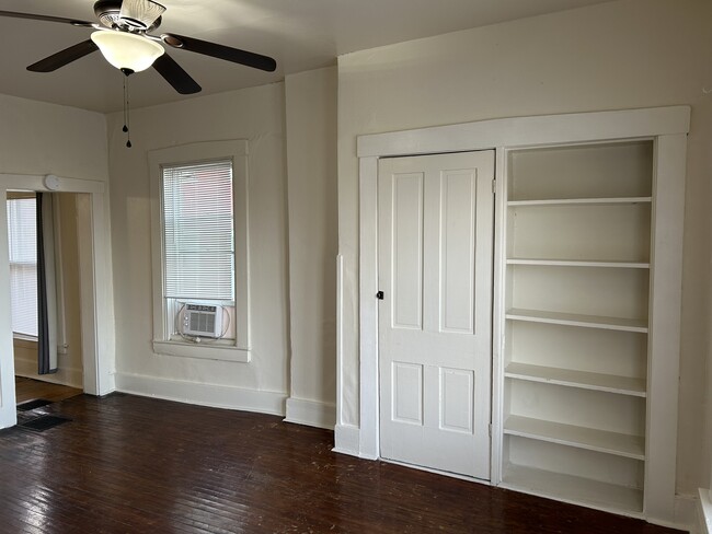 307 N 4th St unit 12, Hannibal, MO 63401 - photo 2
