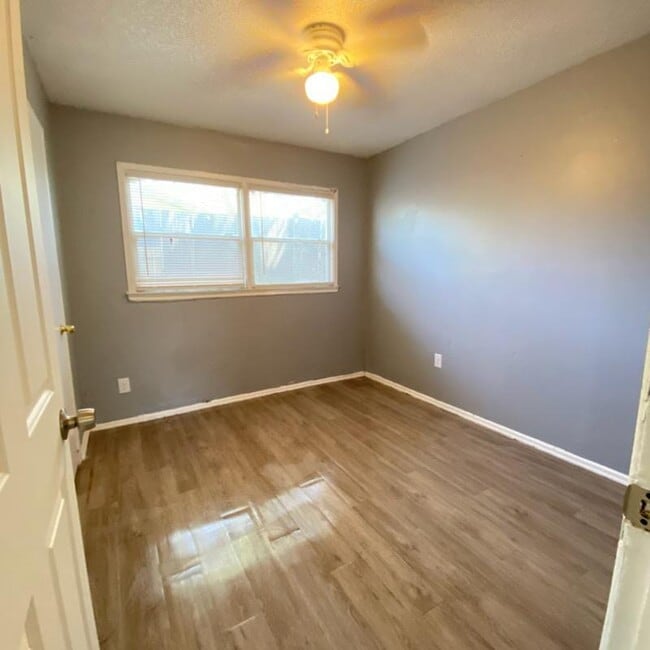 2714 E 3rd St, Lubbock, TX 79403 - photo 2