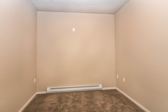 Edgerton Place, Mitchell, SD 57301 - photo 7