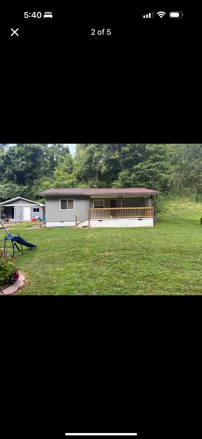 976 Grapevine Rd, Huntington, WV 25701 - photo 3