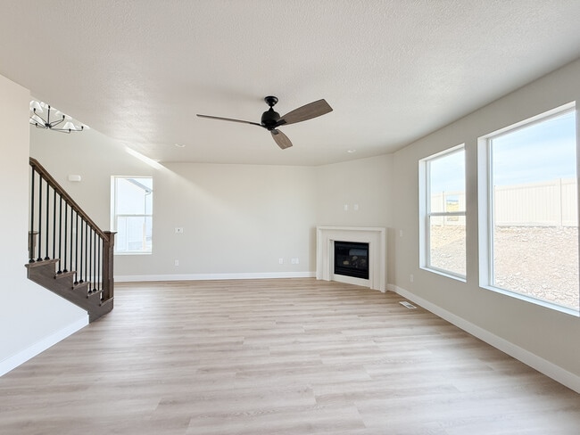 5818 W Whisper View Ct, West Jordan, UT 84081 - photo 3