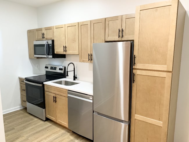 1600 S Charles St unit A, Baltimore, MD 21230 - photo 2