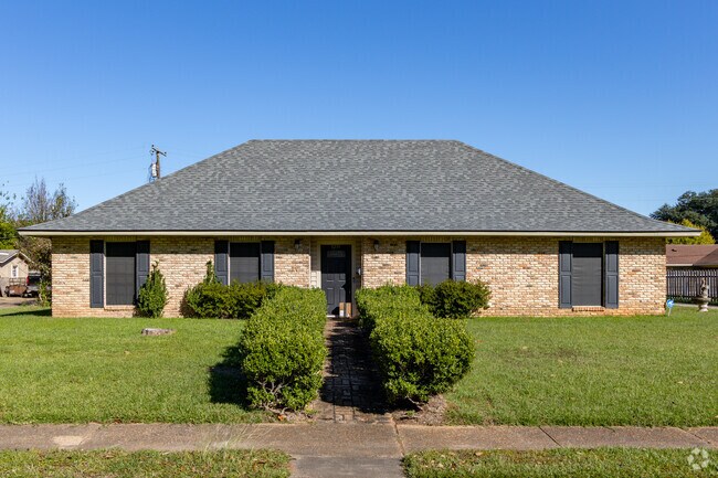 There is plenty of curb appeal in Wilshire Park.