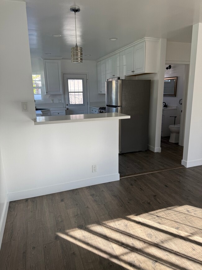 2022 N Parish Place unit A, Burbank, CA 91504 - photo 3