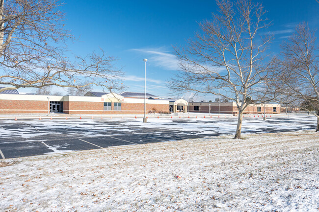Sycamore Elementary offers the finest in early education to young learners in Avon.