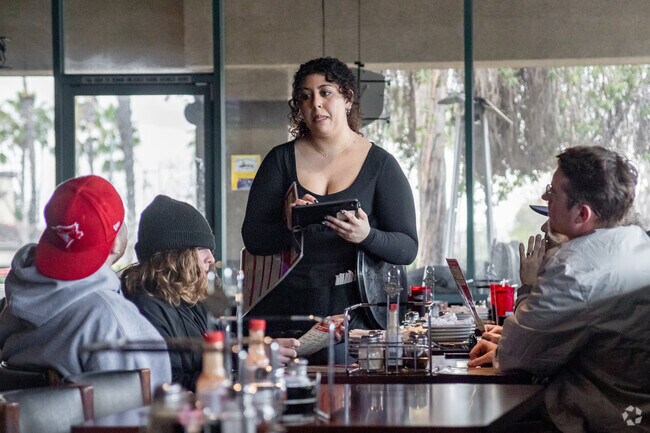 Romano's has the friendliest service in Allesandro Heights Riverside.