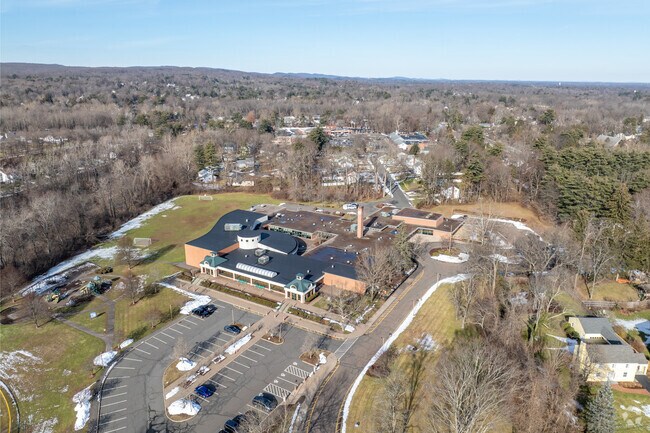 Solomon Schechter Day School, has an average grade size of 6 students.
