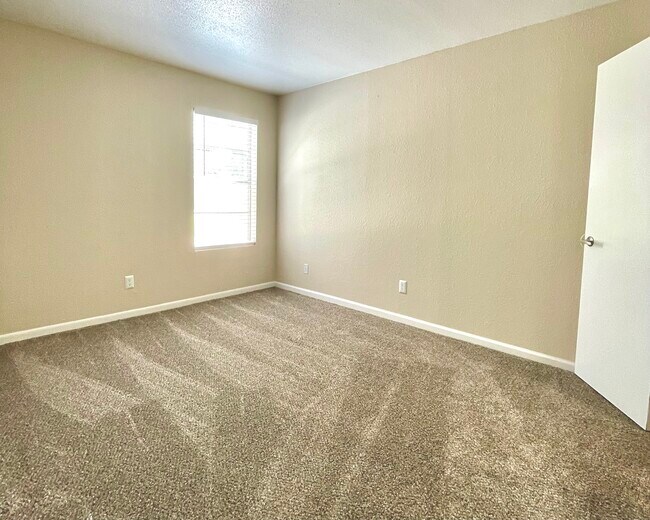 Village Square Apartments, Irving, TX 75062 - photo 7