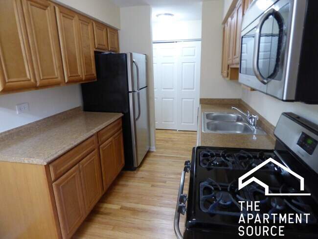 1630 W Estes Ave unit 1F, Chicago, IL 60626 - photo 4