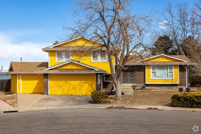 Willow Park has many split-level homes in the neighborhood.
