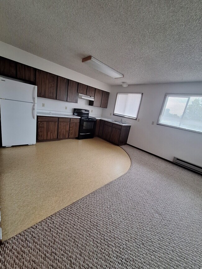 1460 Wilson Ave unit 1, Havre, MT 59501 - photo 3