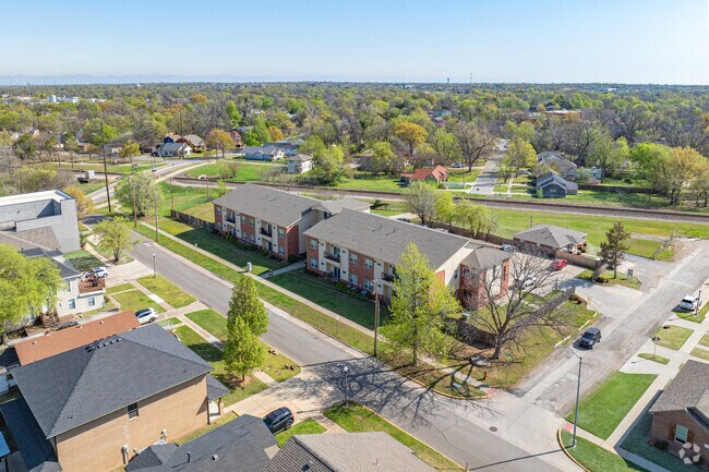 715 Monnett, Norman, OK 73069 - photo 3