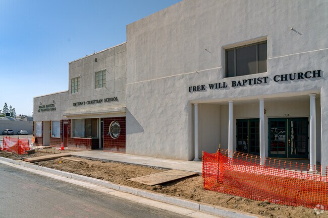 Entrance to Bethany Christian School can be found on the South end of the building.