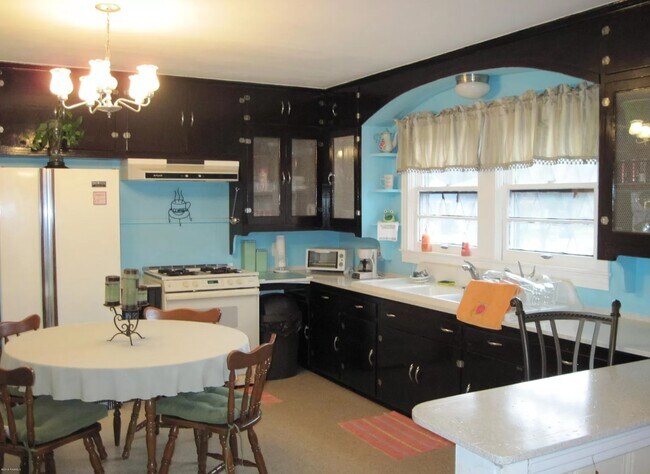 603 Cedar Crest Ct unit Bedroom 2/ Shared Ba, Lafayette, LA 70501 - photo 4