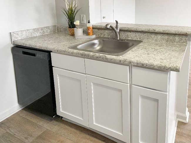 7433 Fenner St unit 10, Norfolk, VA 23505 - photo 2