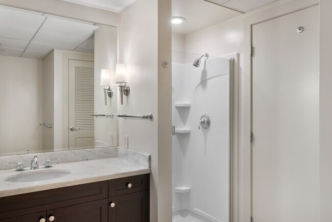 The Cobb, Seattle, WA 98101 - photo 4