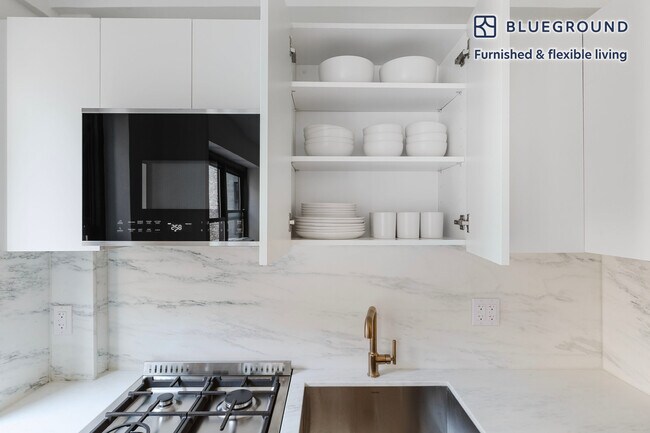 340 E 52nd St unit FL6-ID1528, New York, NY 10022 - photo 6