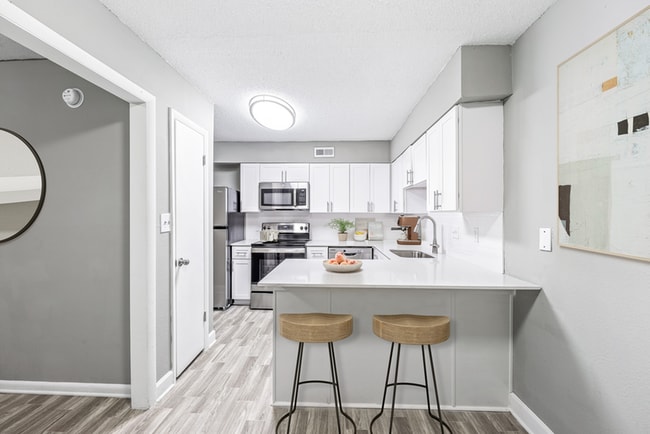 Elliot Roswell Apartments