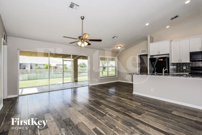 2744 NE 5th Ave, Cape Coral, FL 33909 - photo 3