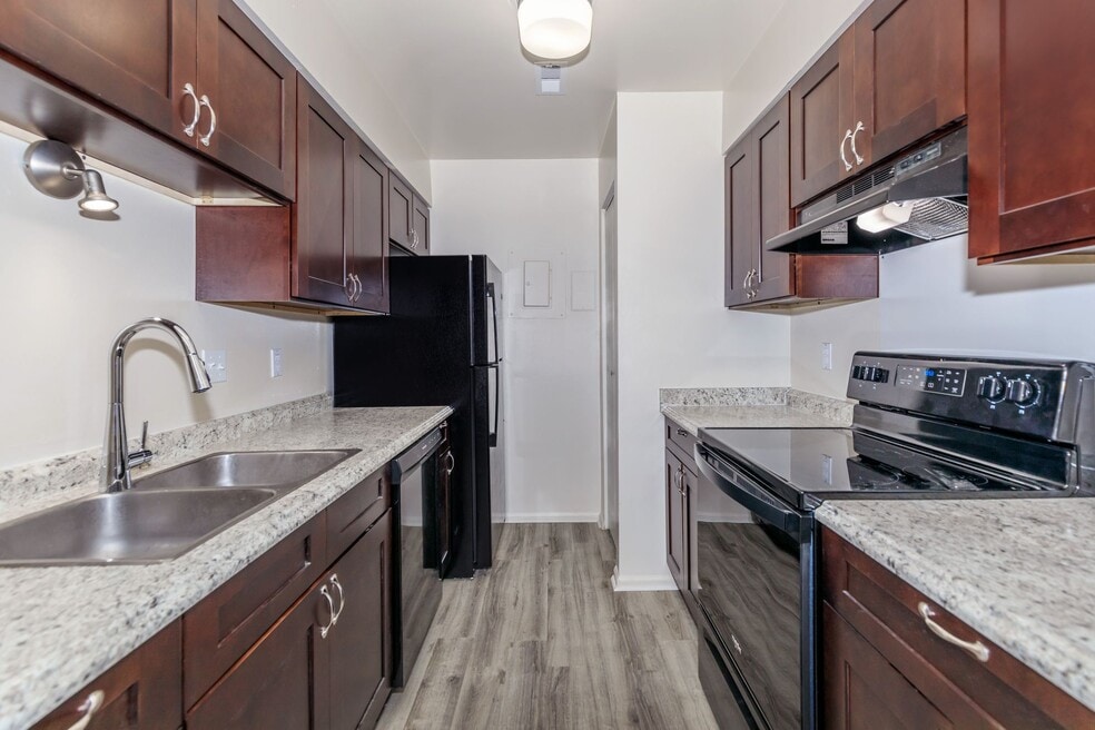 Woodbridge Place 3550 Woodbridge Dr, Evansville, IN