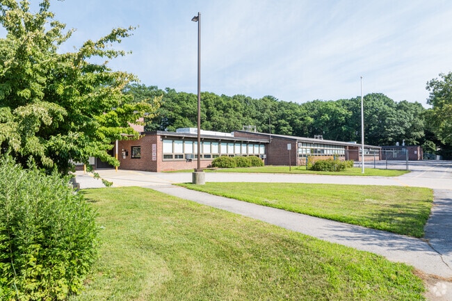 Davisville Elementary School