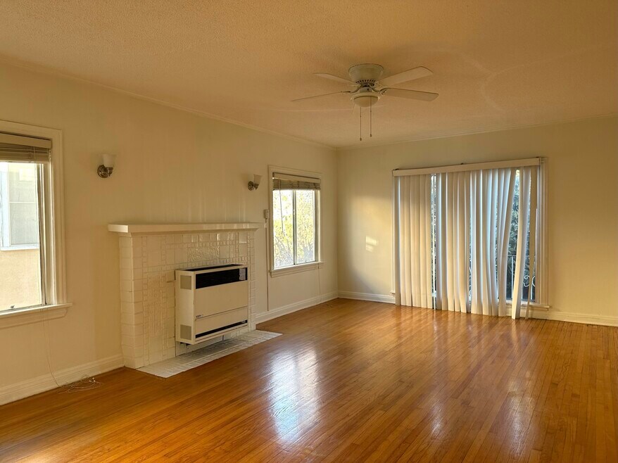 719 1/2 N Ridgewood Place unit Uptairs, Los Angeles, CA 90038 - photo 1