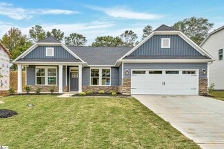 152 Hunter Ridge Dr, Boiling Springs, SC 29316