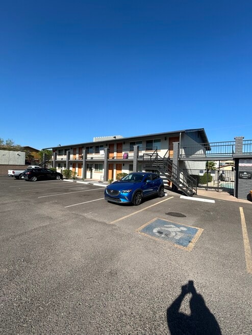 Spring Leaf Apartments, Tempe, AZ 85281 - photo 1