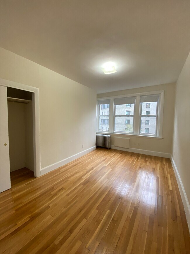 48 Lancaster Terrace unit 2, Brookline, MA 02446 - photo 3