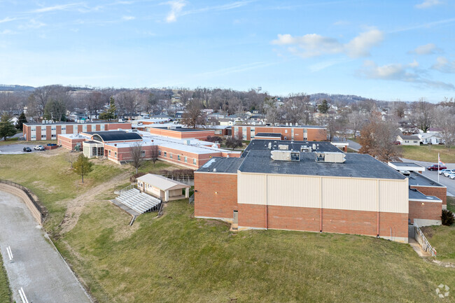 Elsberry High School serves students in grades 9-12.