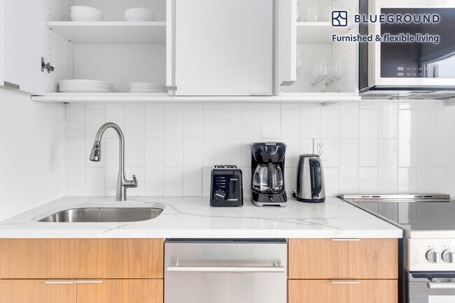 501 1/2 E 83rd St unit FL3-ID1998, New York, NY 10028 - photo 4