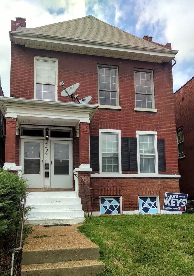 4427 Athlone Ave, Saint Louis, MO 63115