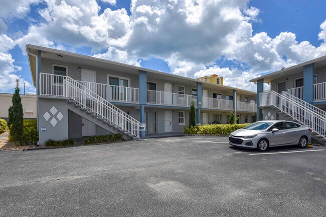 436 Auburn Dr unit 203, Daytona Beach, FL 32118 - photo 3