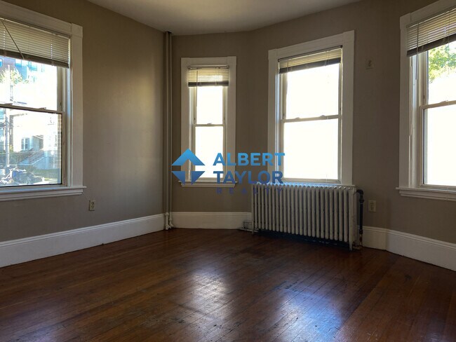 8 Sunset St unit 2, Roxbury Crossing, MA 02120 - photo 6
