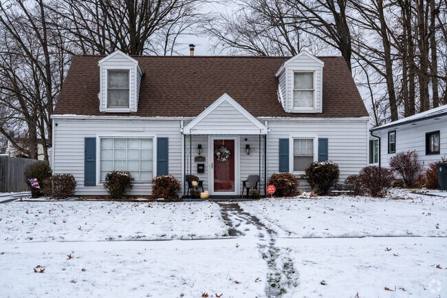 Cape Cod style homes decorate Harding's streetscape