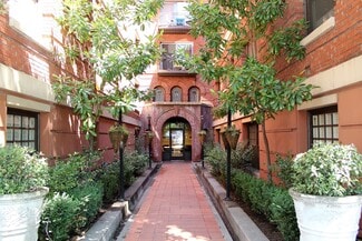 1829 NW Lovejoy St, Portland, OR 97209