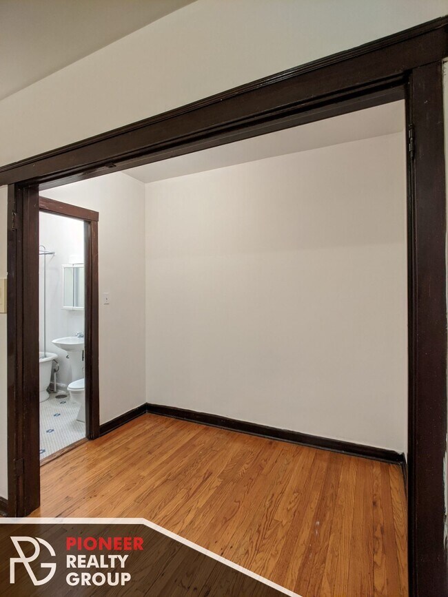 822 W Waveland Ave unit 816-13, Chicago, IL 60613 - photo 5