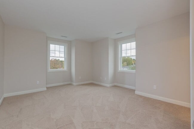 70 Fordway Extension unit 102, Derry, NH 03038 - photo 6